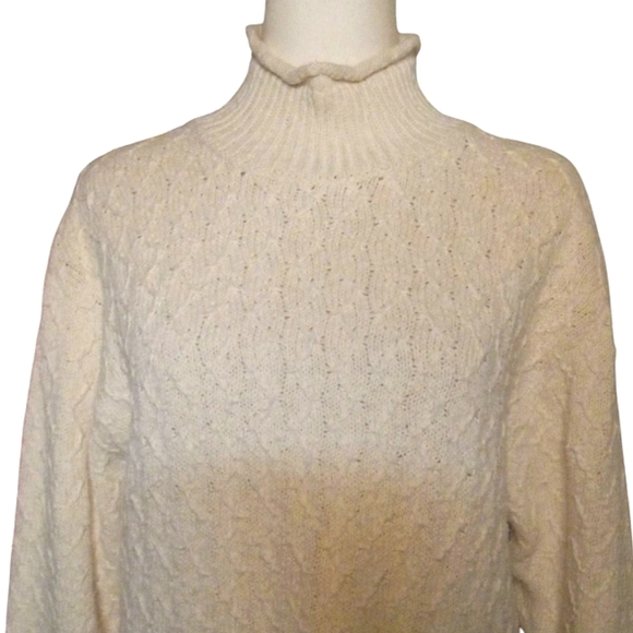 L.L. Bean Cream High Neck 100% Cotton Cable Knit Fisherman Sweater Size Medium - Picture 2 of 6
